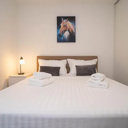 Nora Makarska Apartment
