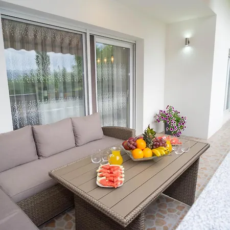 Nora Makarska Apartment Imotski