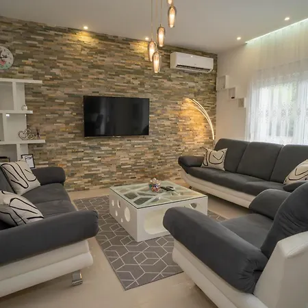Apartment Nora Makarska