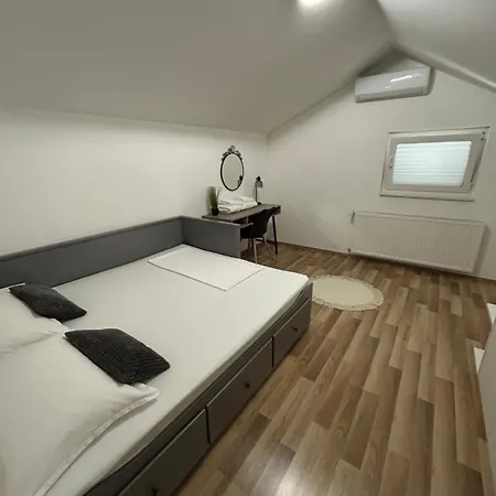 Apartamento Nora Makarska *